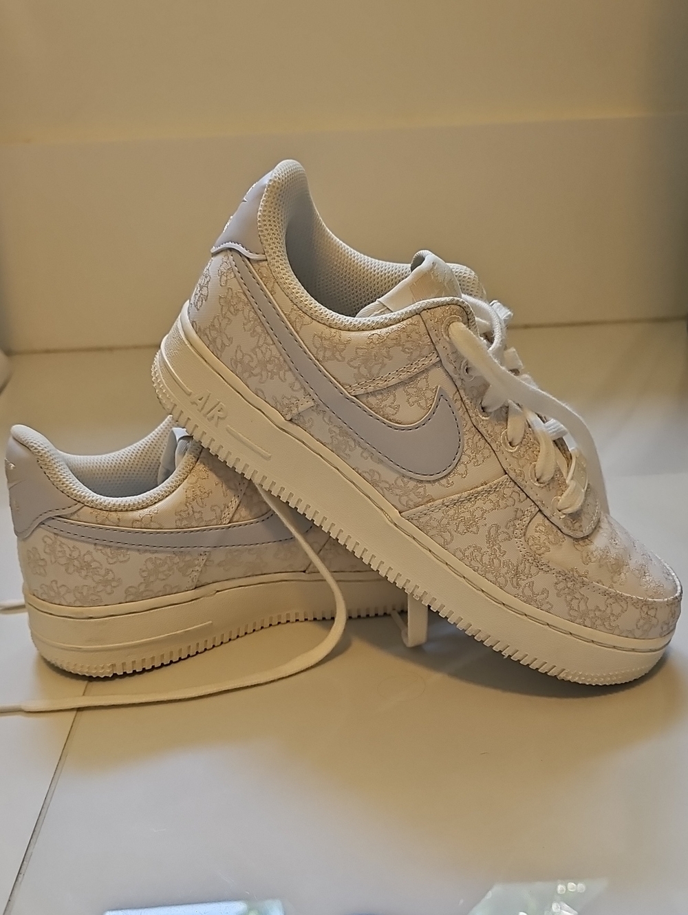 Nike Women's Beige Jacquard Floral Low-Top Air Force 1 Sneakers Size 6